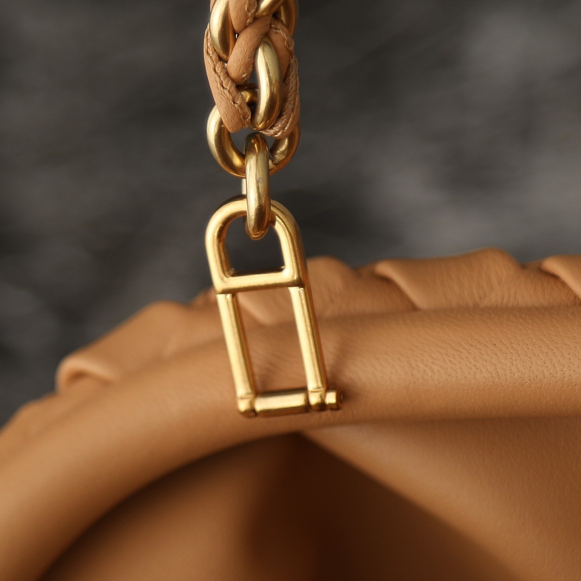 B0tt*ga Ven*ta Woman