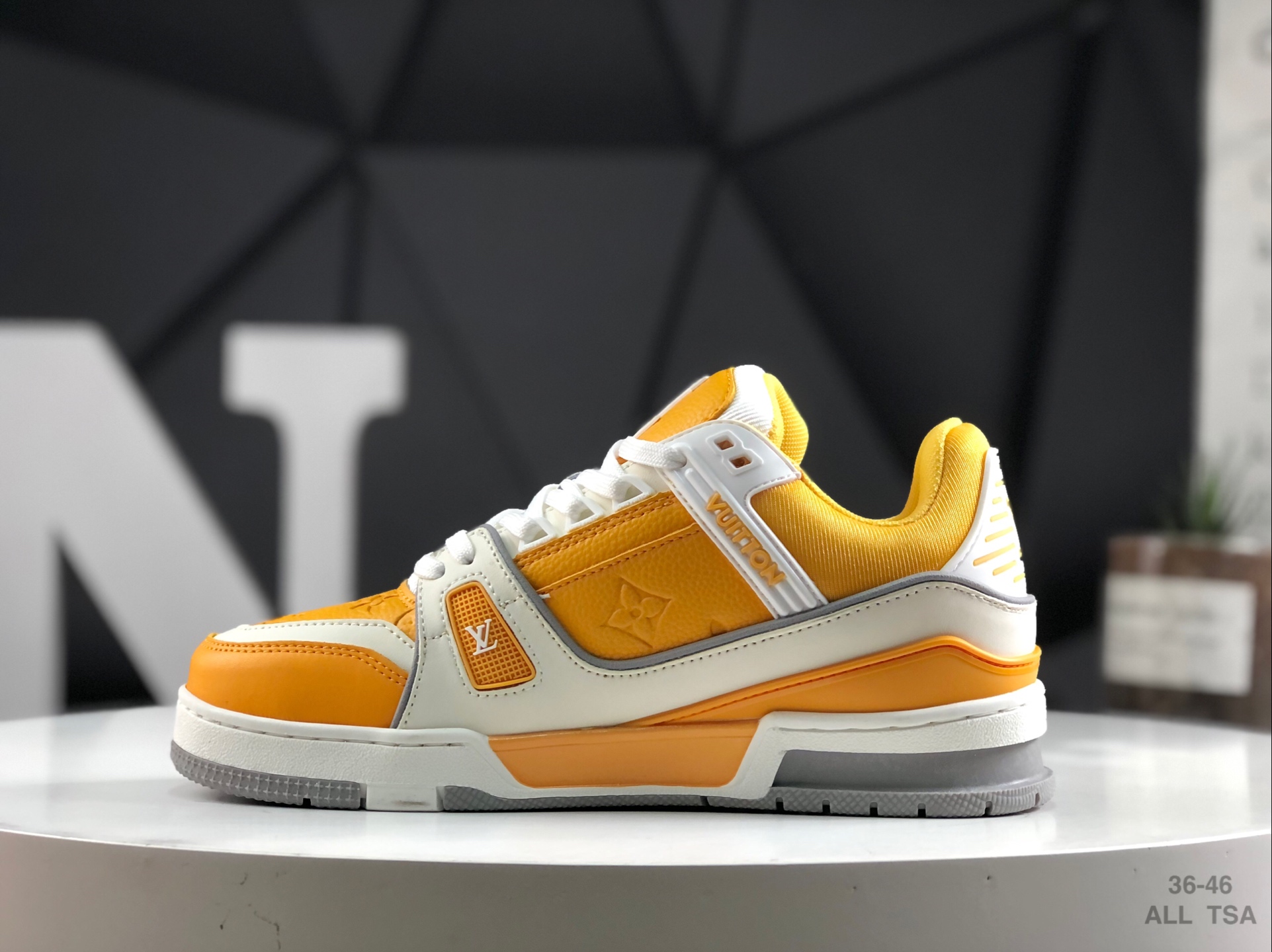 L0vis Vvtt0n sneakers replica