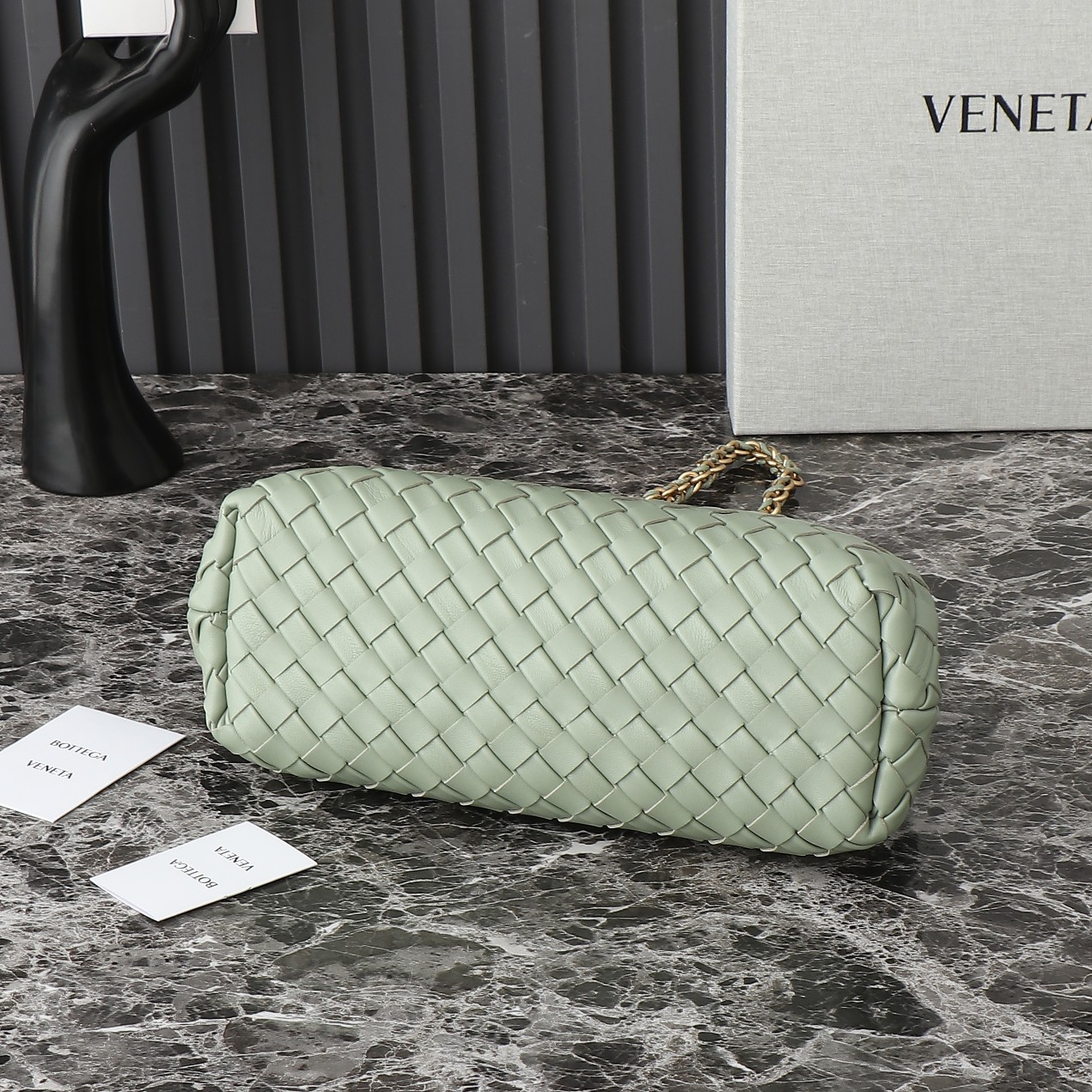 B0tt*ga Ven*ta Woman