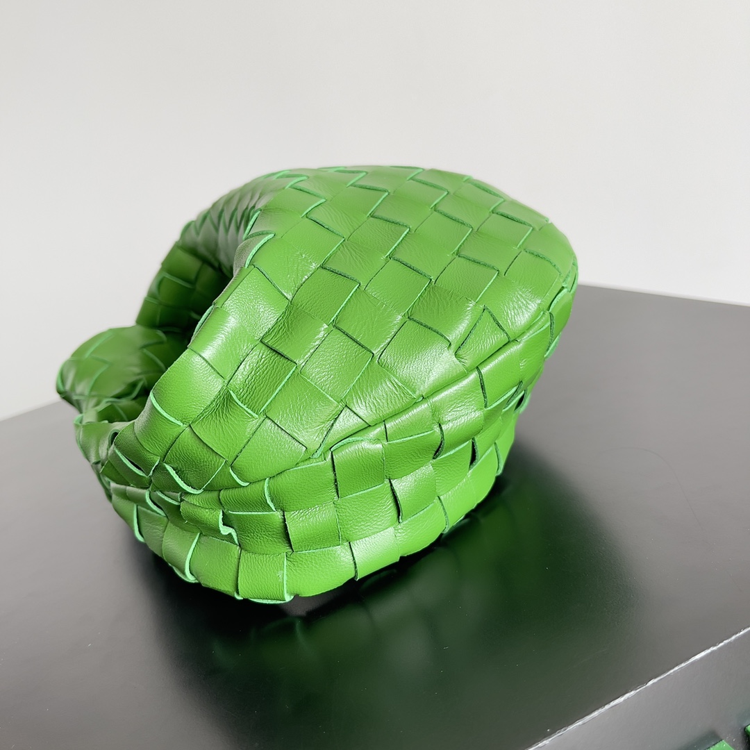 B0tt*ga Ven*ta Woman