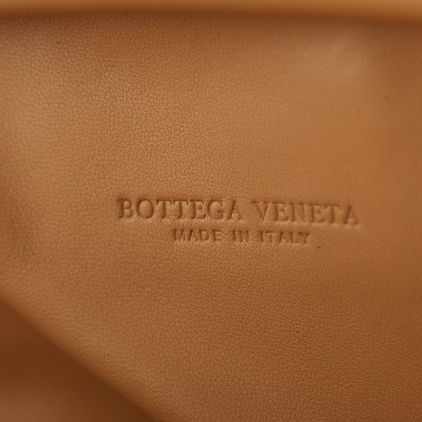 B0tt*ga Ven*ta Woman