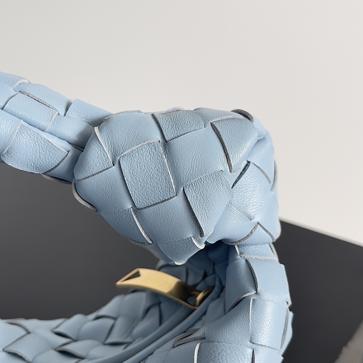 B0tt*ga Ven*ta Woman