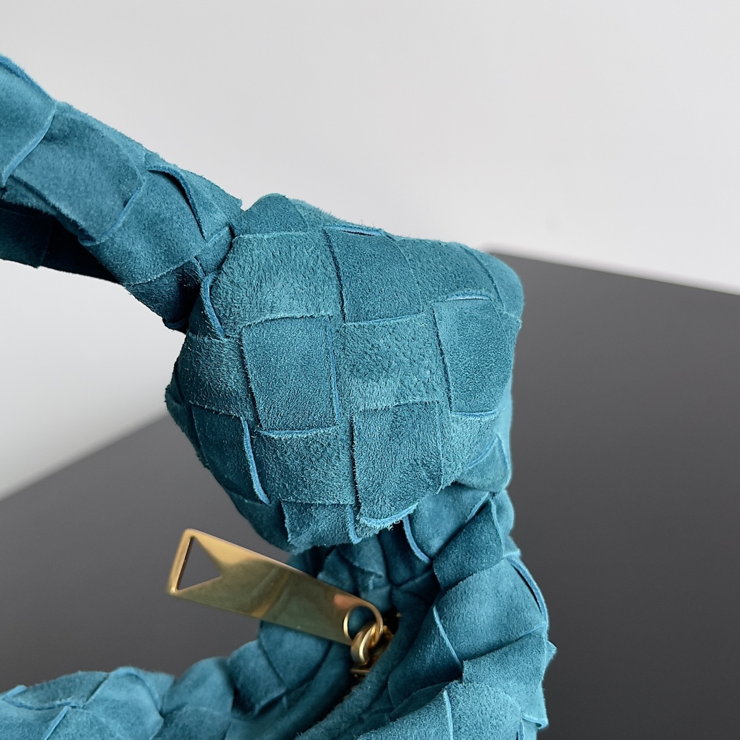 B0tt*ga Ven*ta Woman