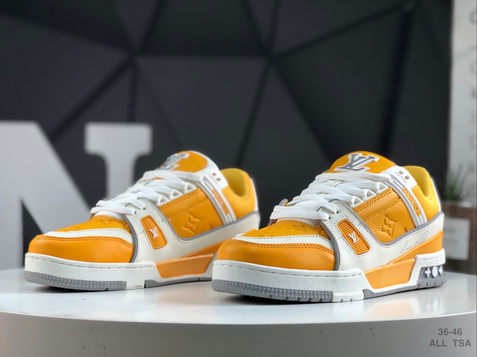 L0vis Vvtt0n sneakers replica