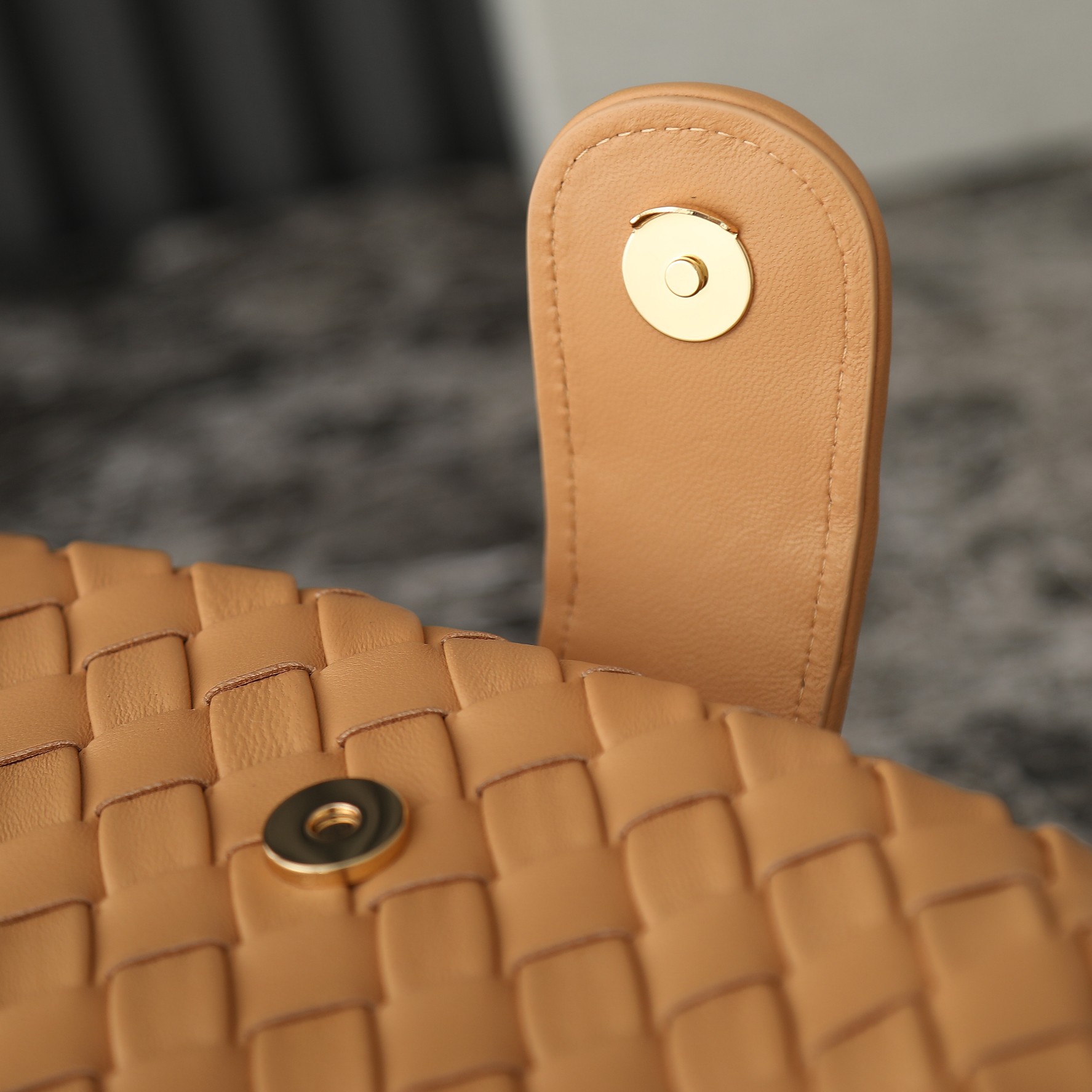 B0tt*ga Ven*ta Woman