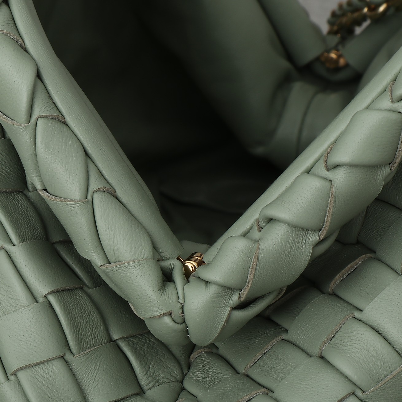 B0tt*ga Ven*ta Woman