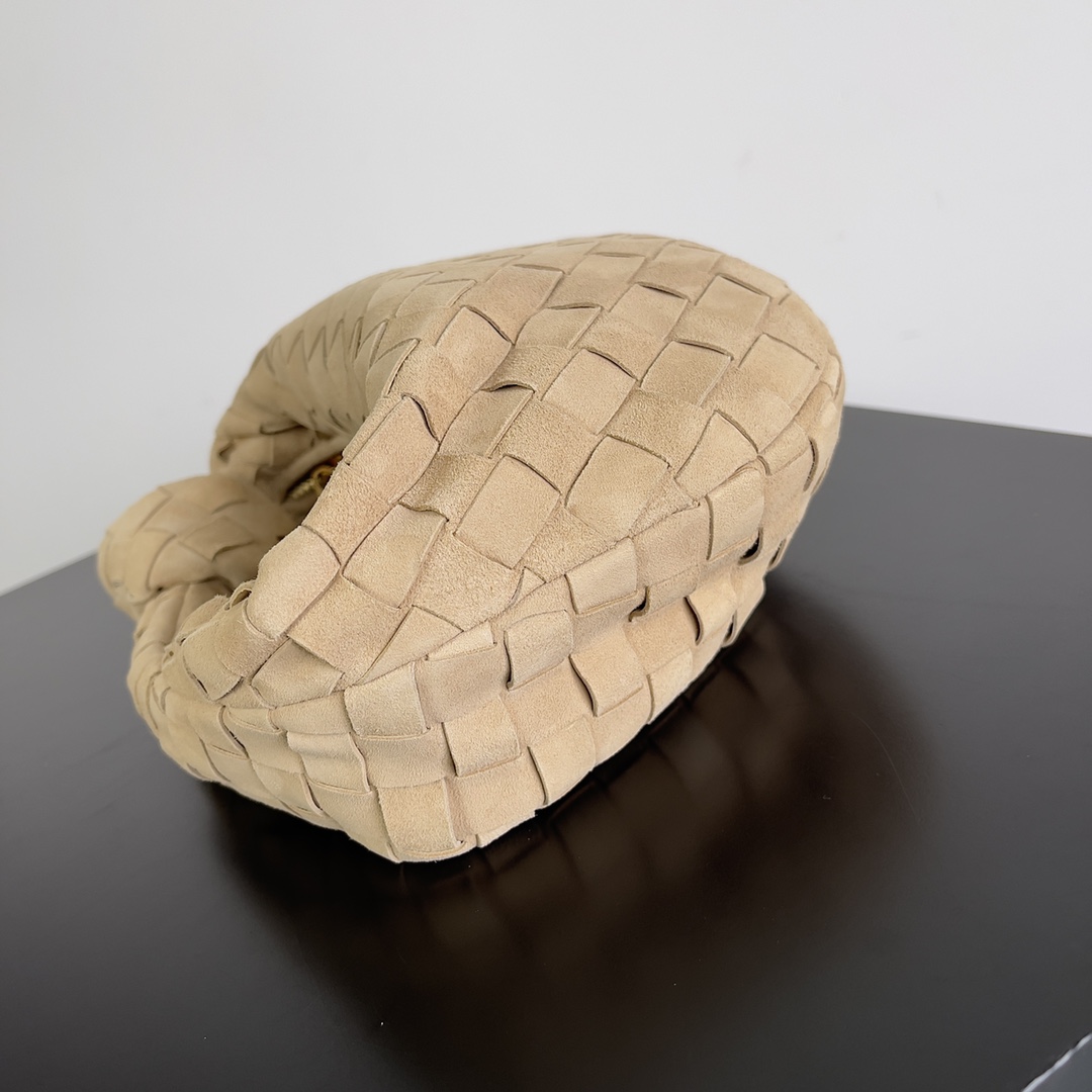 B0tt*ga Ven*ta Woman