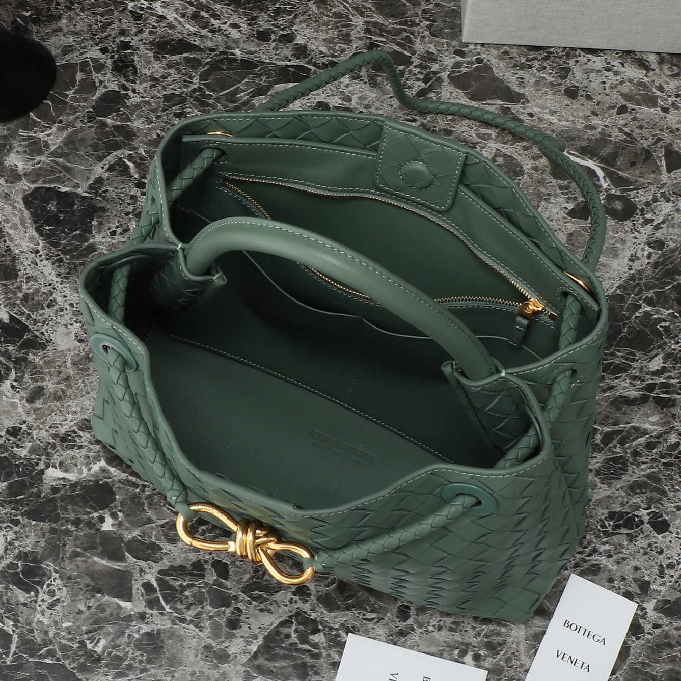 B0tt*ga Ven*ta Woman