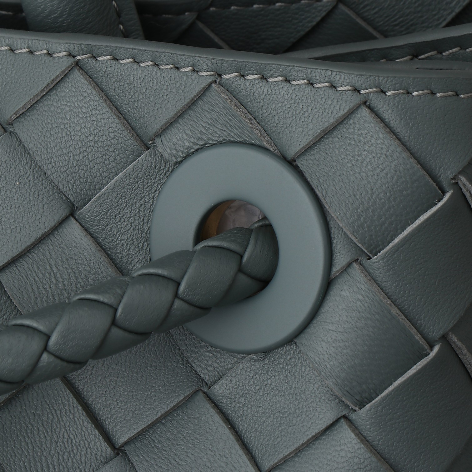 B0tt*ga Ven*ta Woman