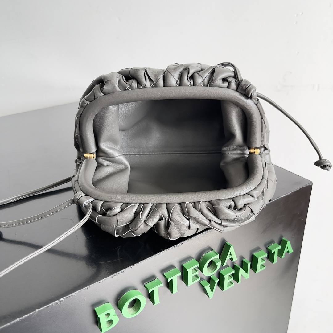 B0tt*ga Ven*ta Woman