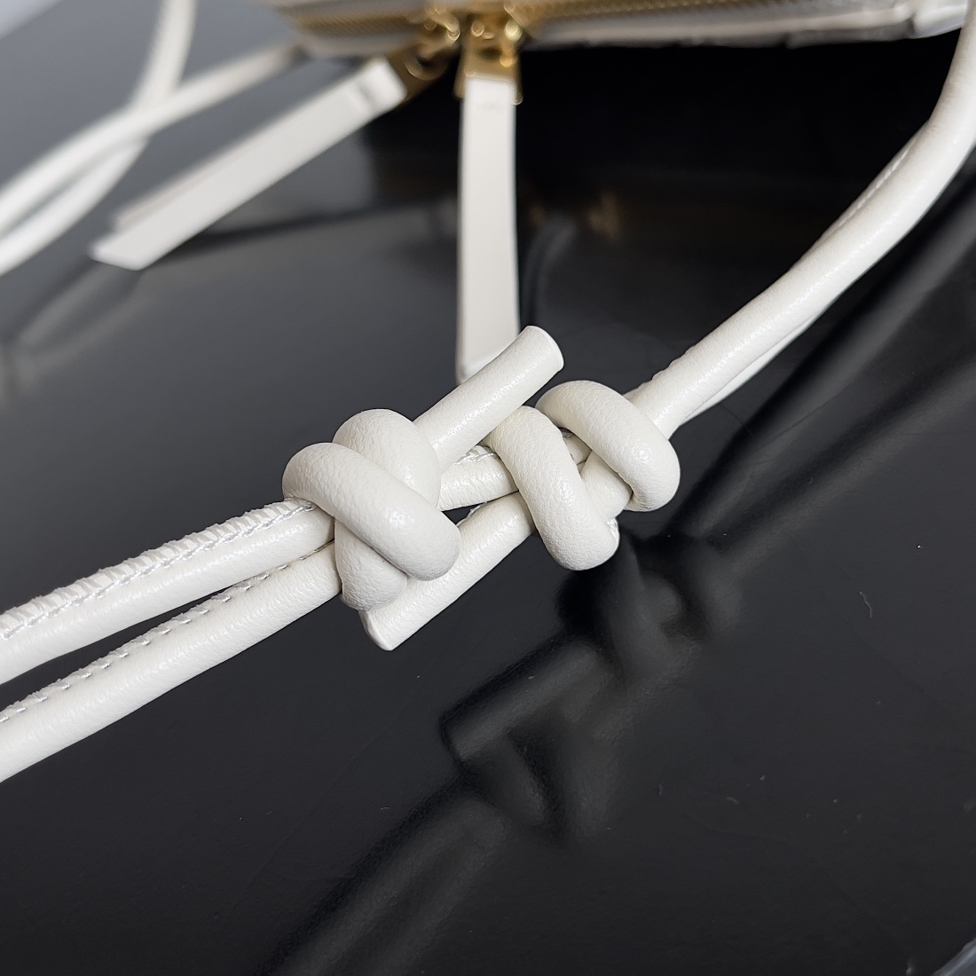 B0tt*ga Ven*ta Woman