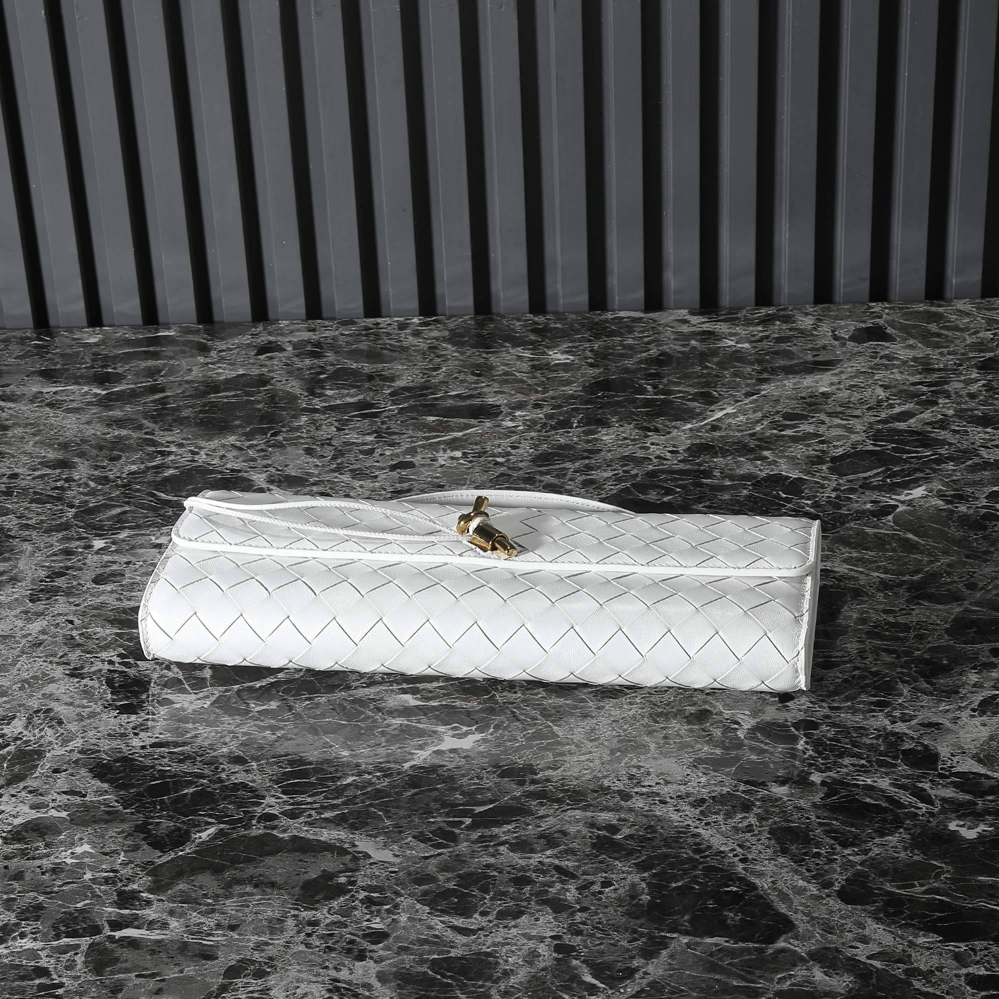 B0tt*ga Ven*ta Woman