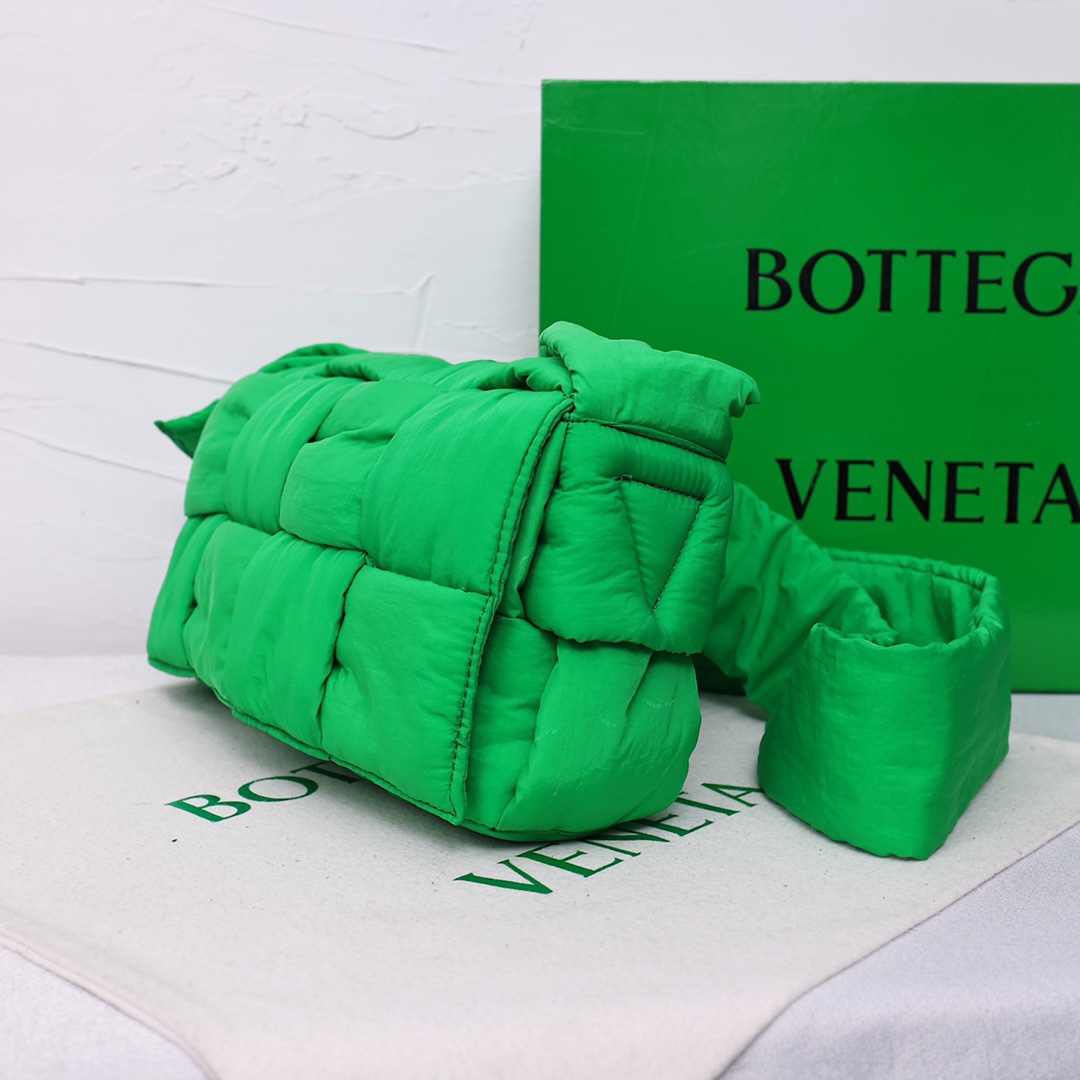 Best Replica B0tt*ga Ven*ta Bags(ColaReps)