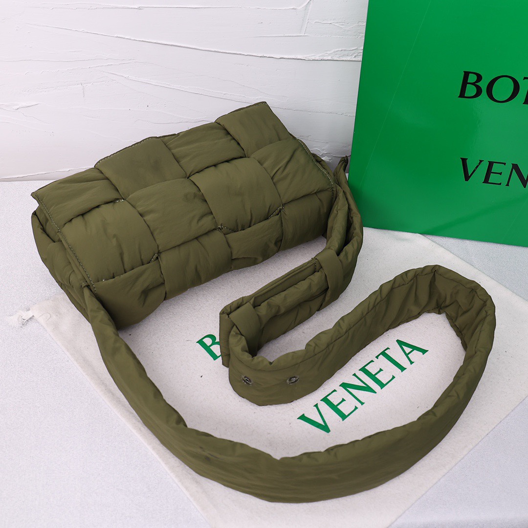 Best Replica B0tt*ga Ven*ta Bags(ColaReps)