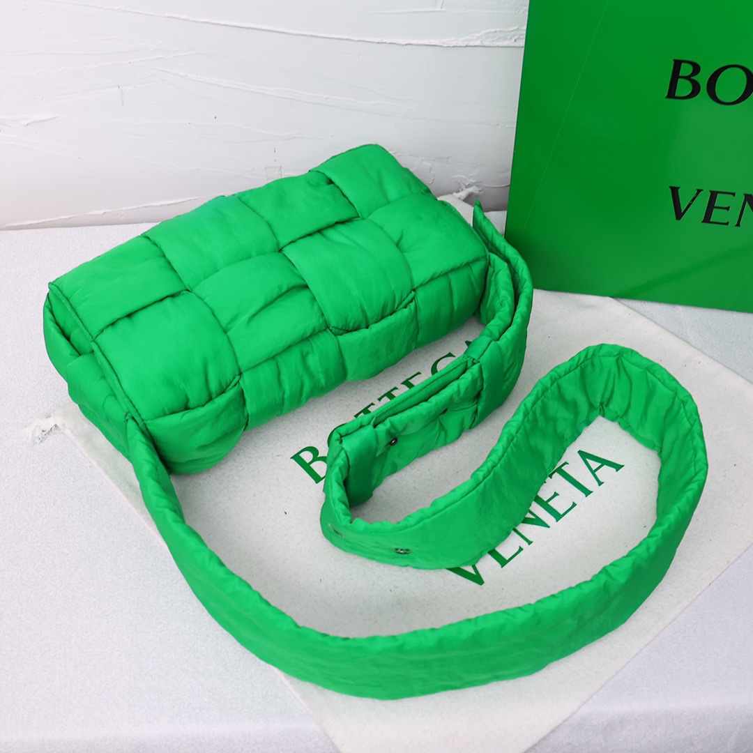 Best Replica B0tt*ga Ven*ta Bags(ColaReps)