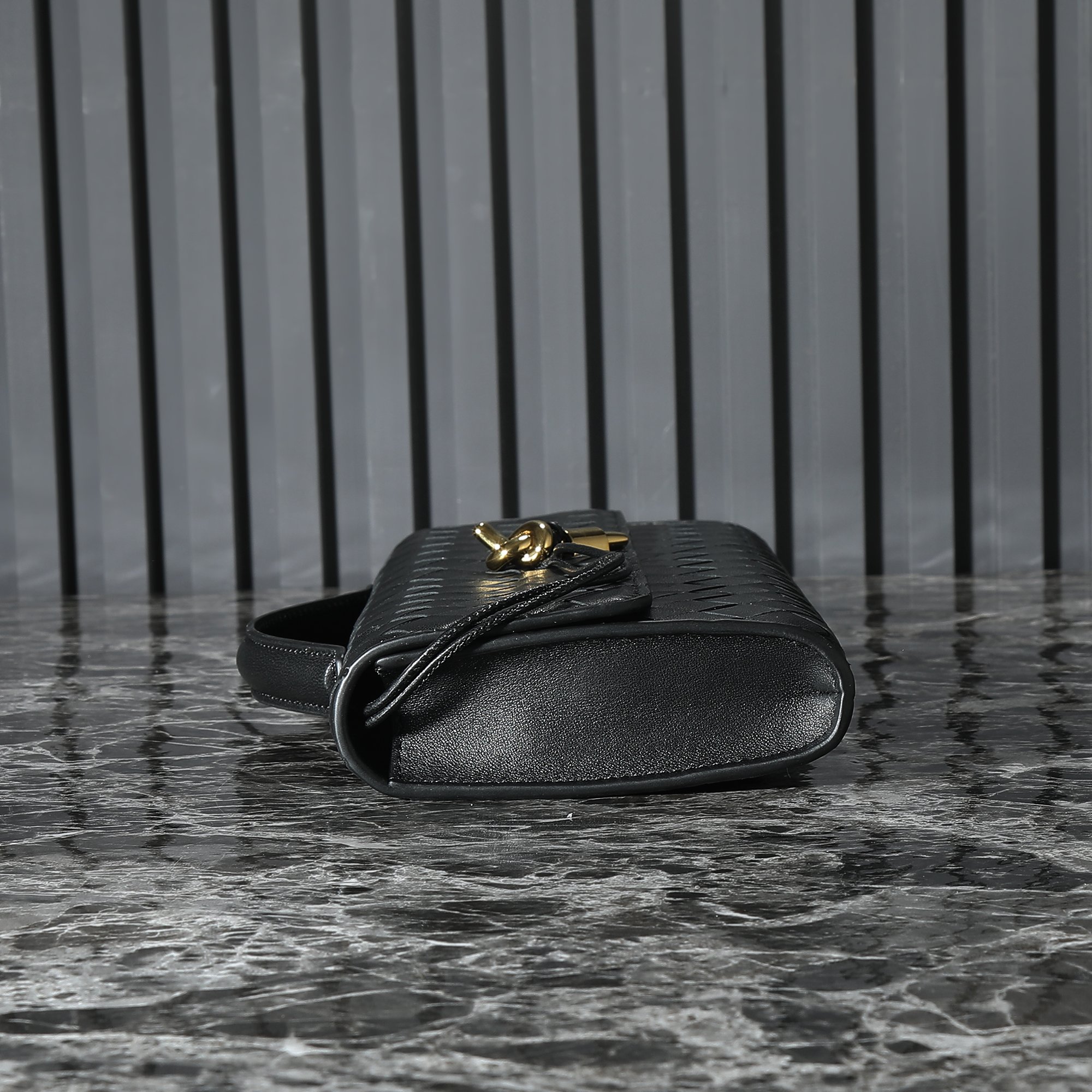 B0tt*ga Ven*ta Woman