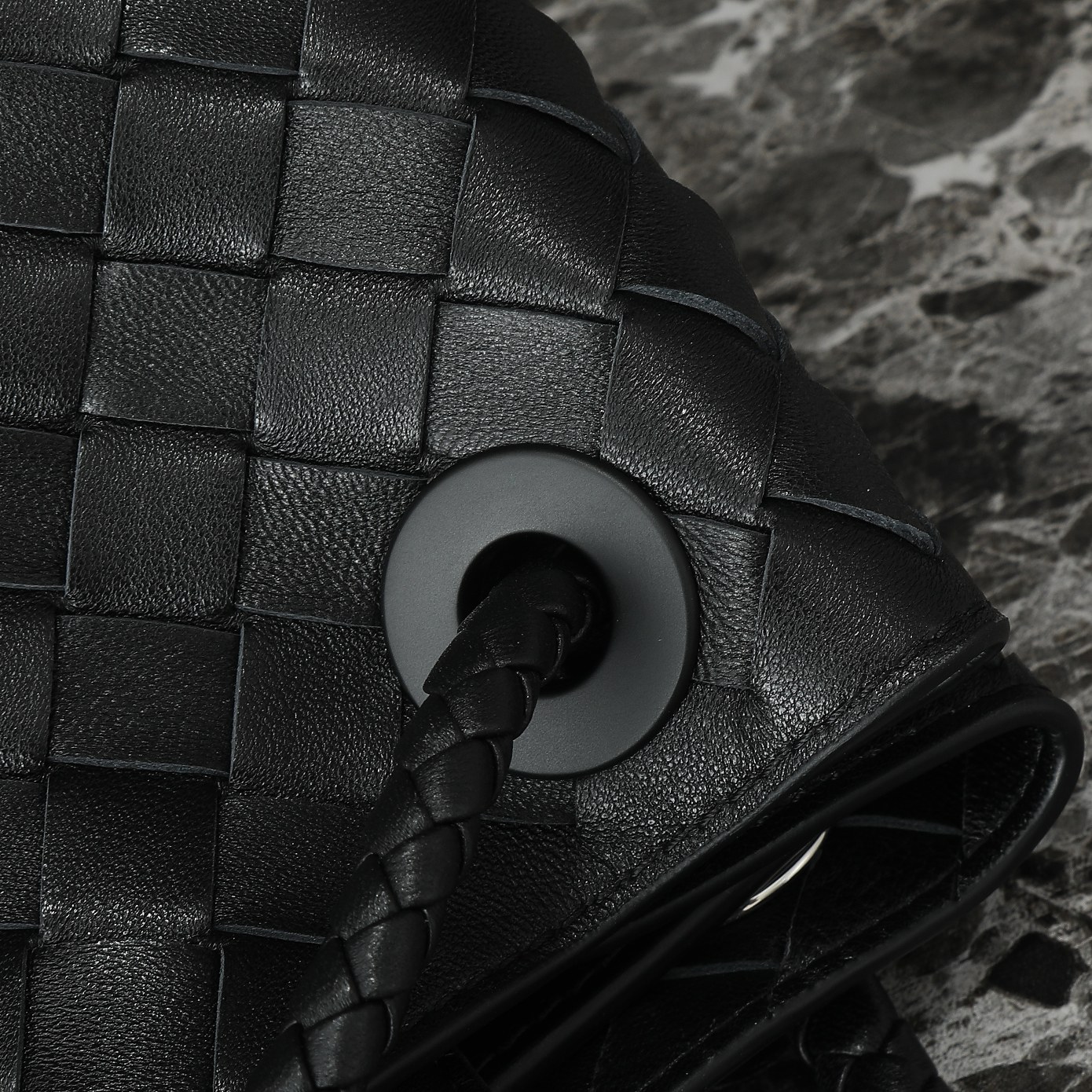 B0tt*ga Ven*ta Woman