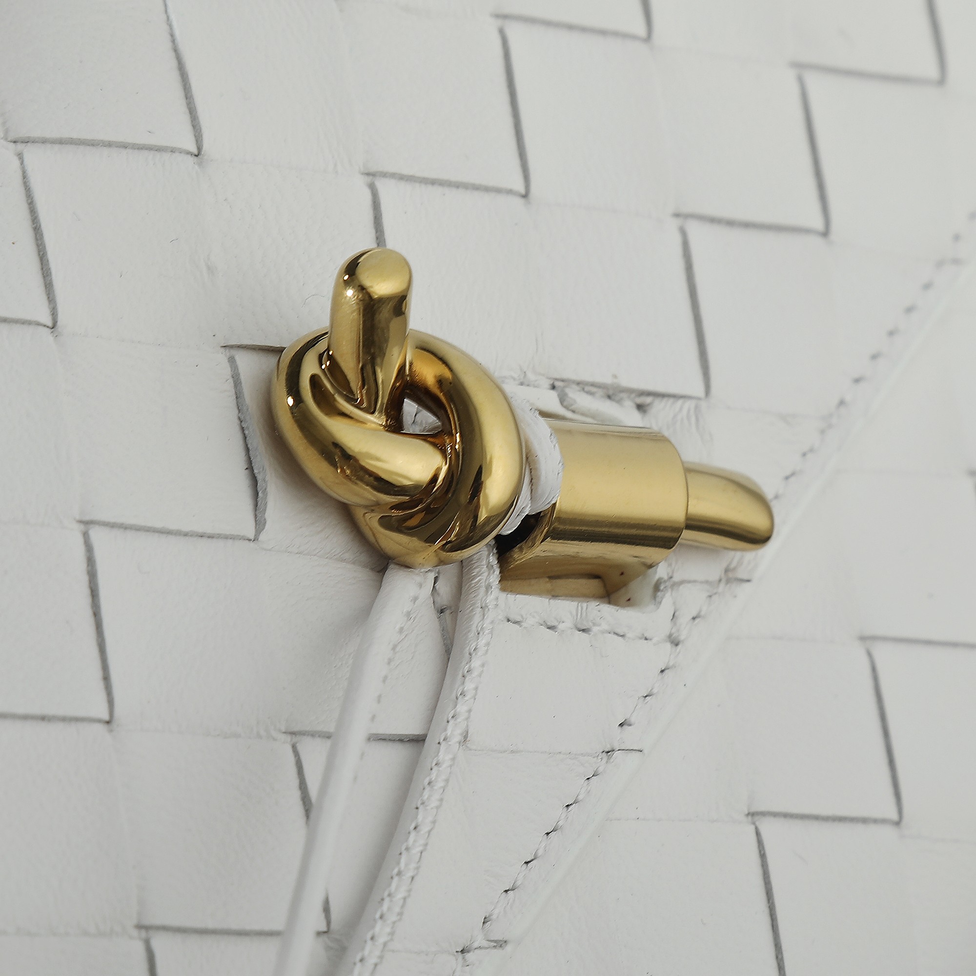 B0tt*ga Ven*ta Woman