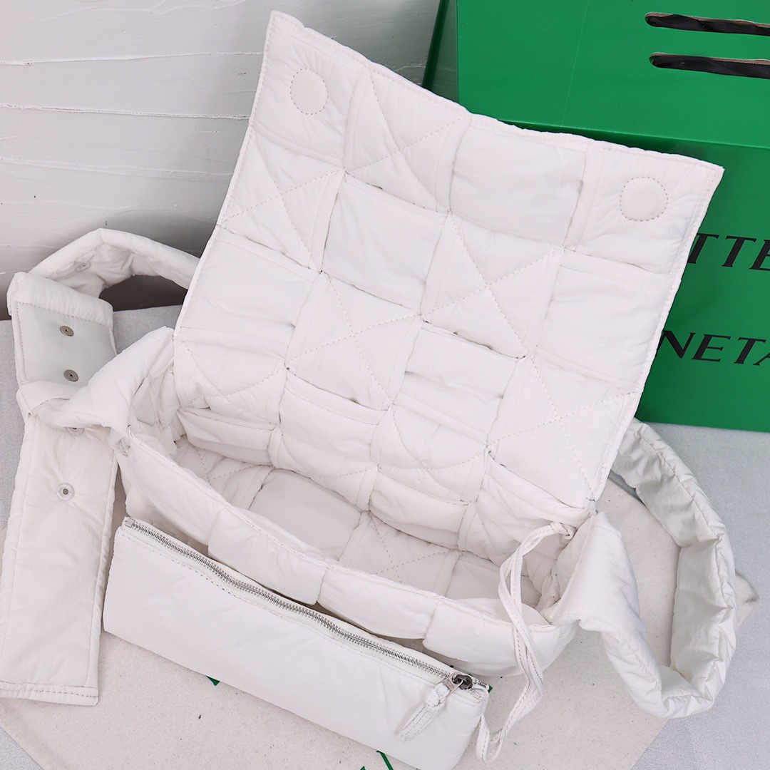 Best Replica B0tt*ga Ven*ta Bags(ColaReps)