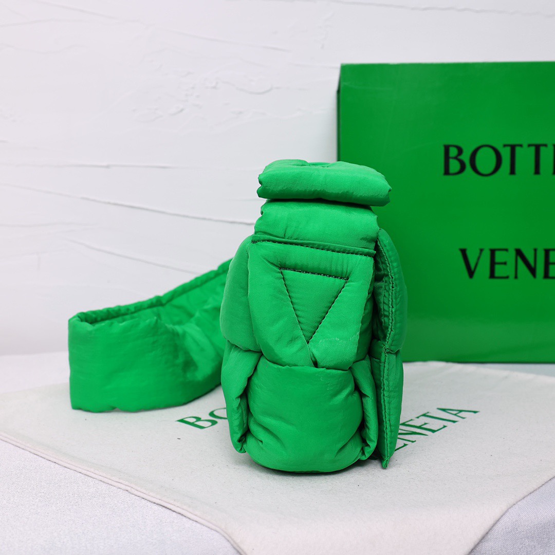 Best Replica B0tt*ga Ven*ta Bags(ColaReps)