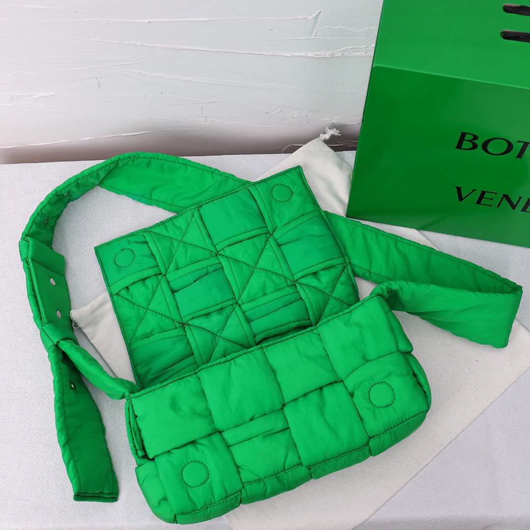 Best Replica B0tt*ga Ven*ta Bags(ColaReps)