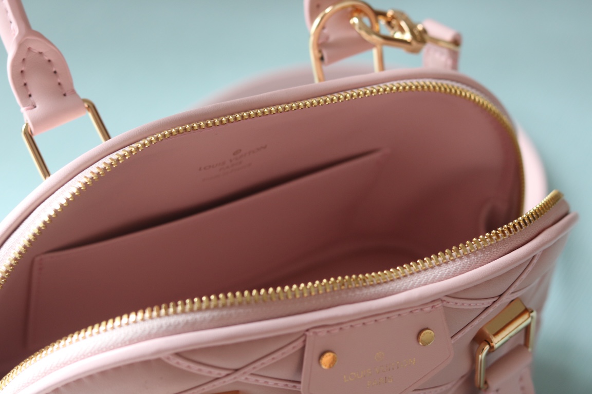 L0vis Vvtt0n pink D1am0nd full leather shell bag series Alma BB shell handbag