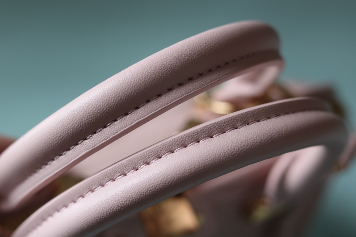 L0vis Vvtt0n pink D1am0nd full leather shell bag series Alma BB shell handbag