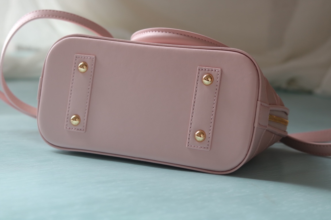 L0vis Vvtt0n pink D1am0nd full leather shell bag series Alma BB shell handbag