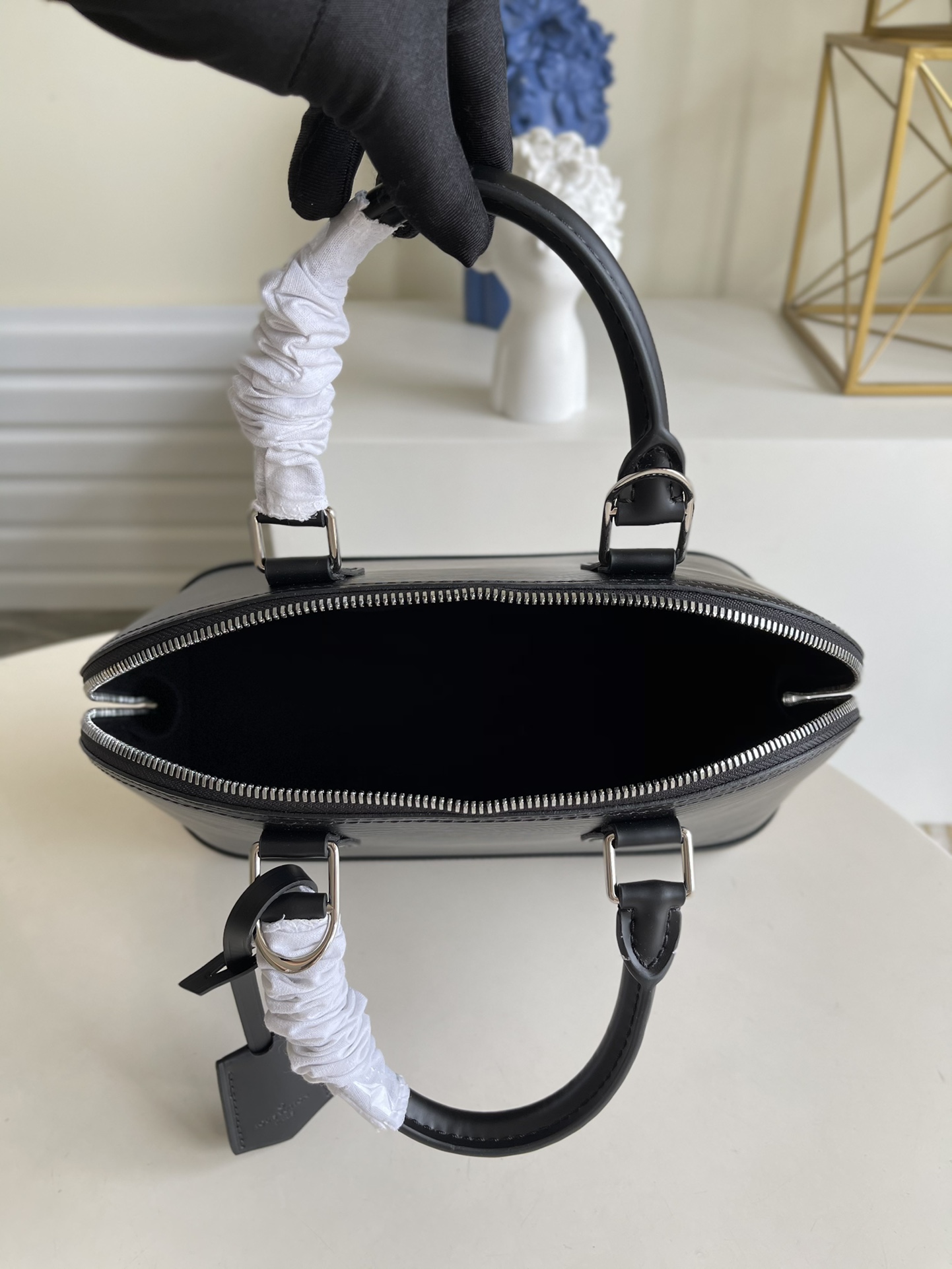 Top original M40862 Black ALMA small handbag