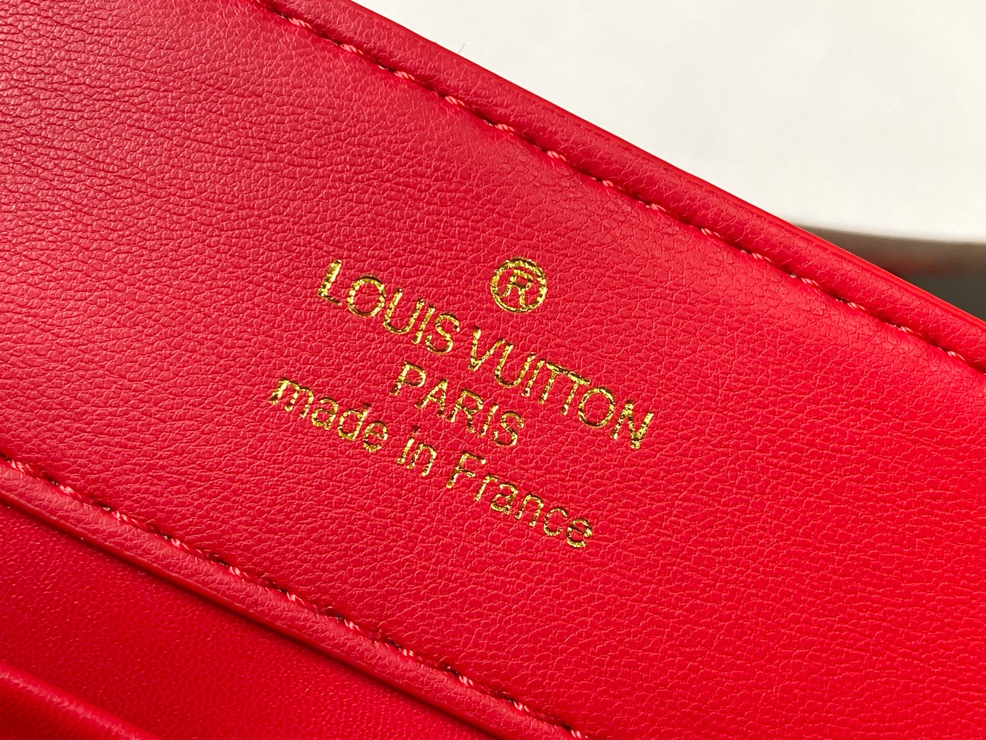 L0vis Vvtt0n Monogram Red Handbag Replica