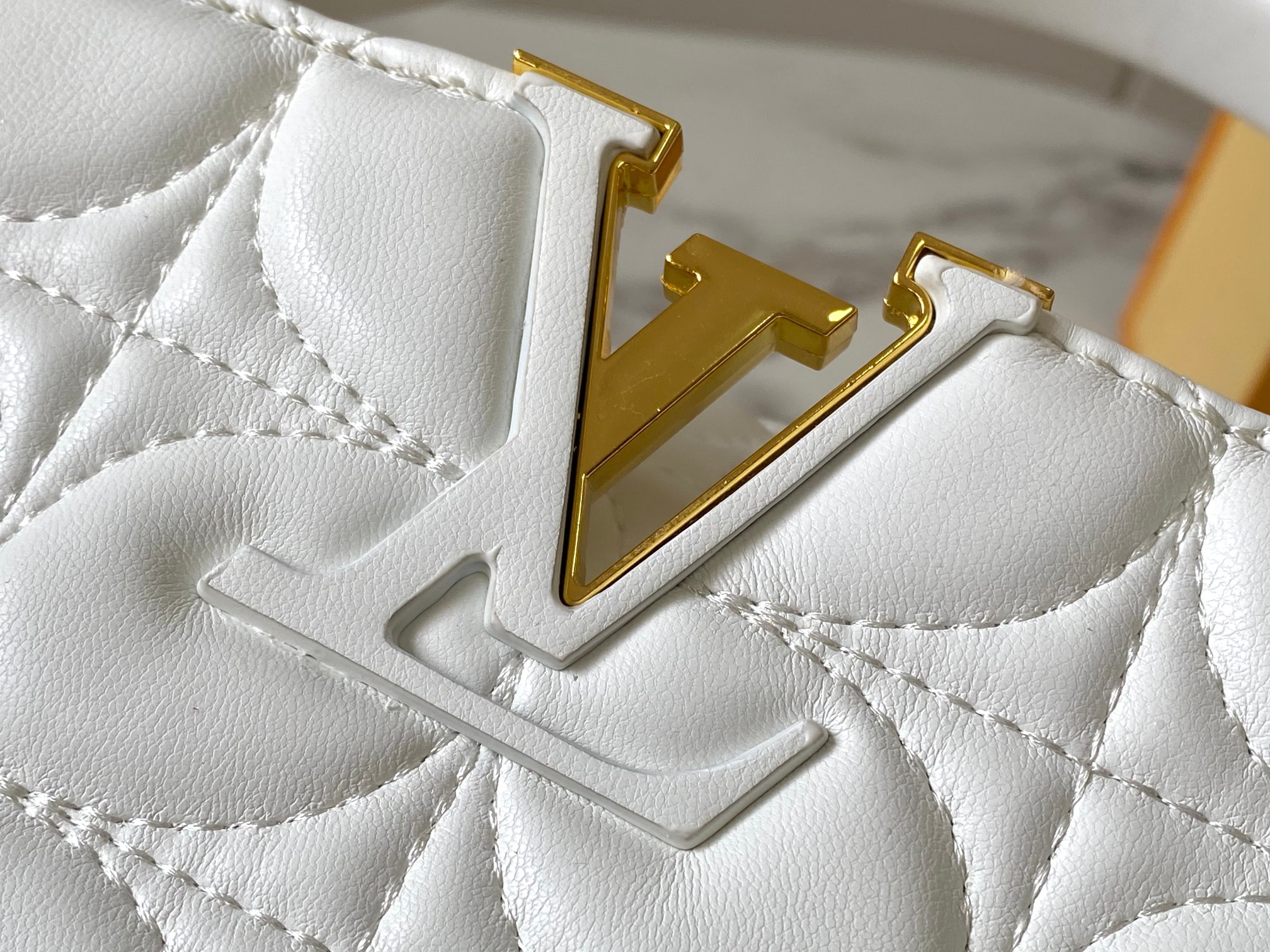 L0vis Vvtt0n Monogram Red Handbag Replica