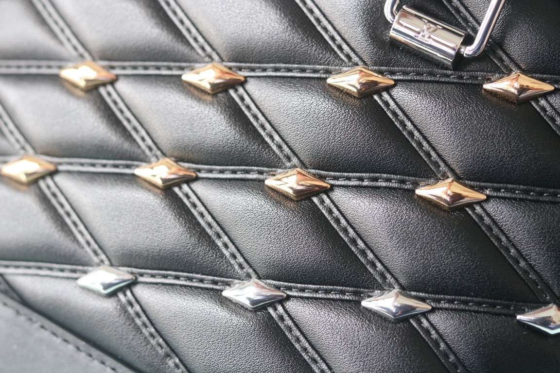 L0vis Vvtt0n D1am0nd lambskin Alma bag top original quality replica