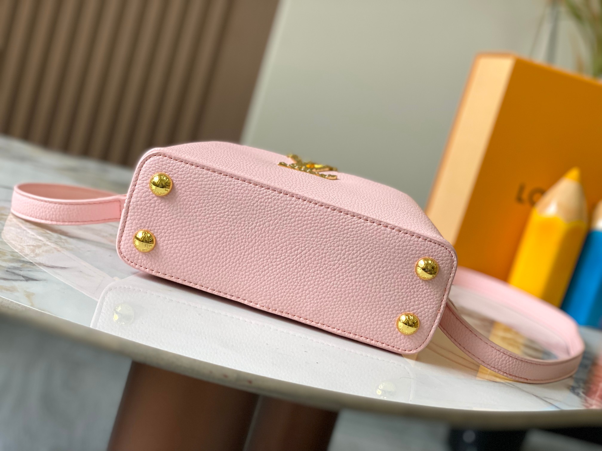 L0vis Vvtt0n Capucines East West calf leather mini bag replica