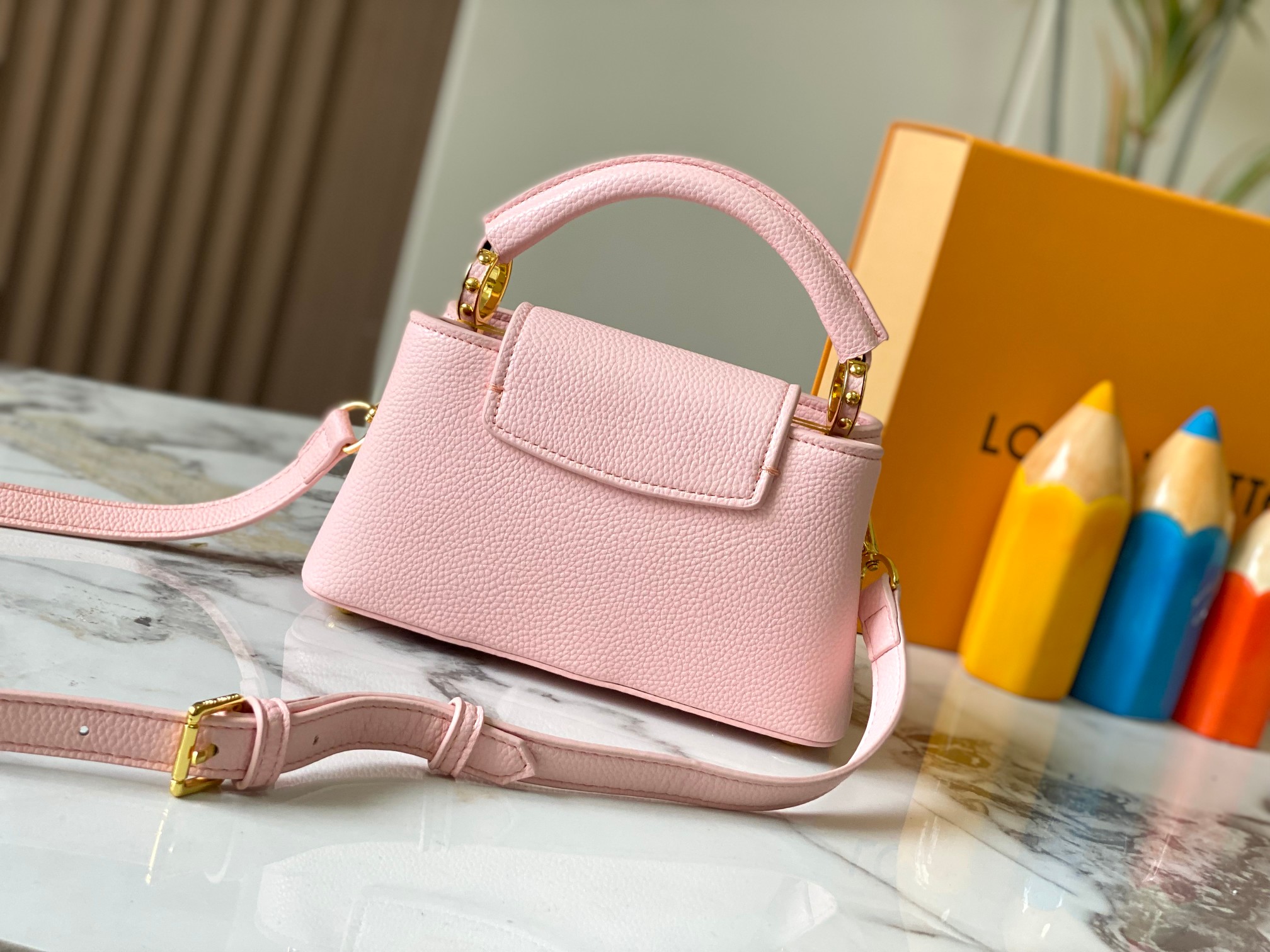 L0vis Vvtt0n Capucines East West calf leather mini bag replica