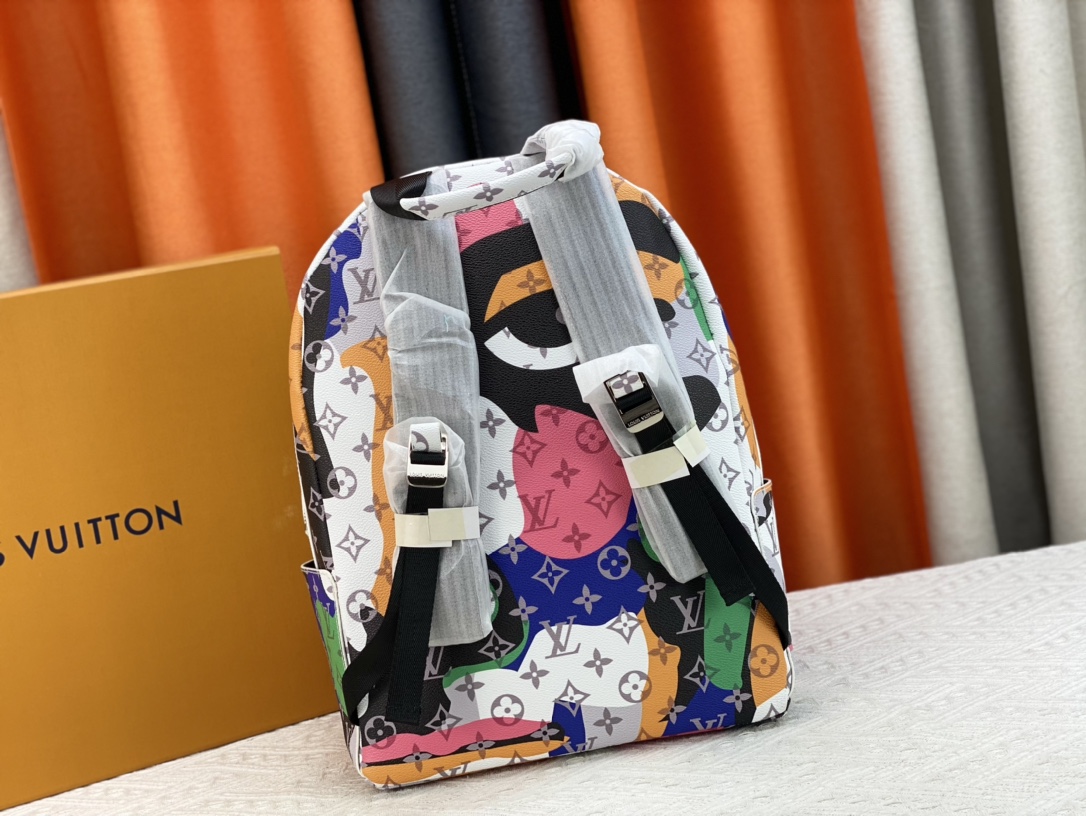 L0vis Vvtt0n Discovery Small Backpack High Quality Replica