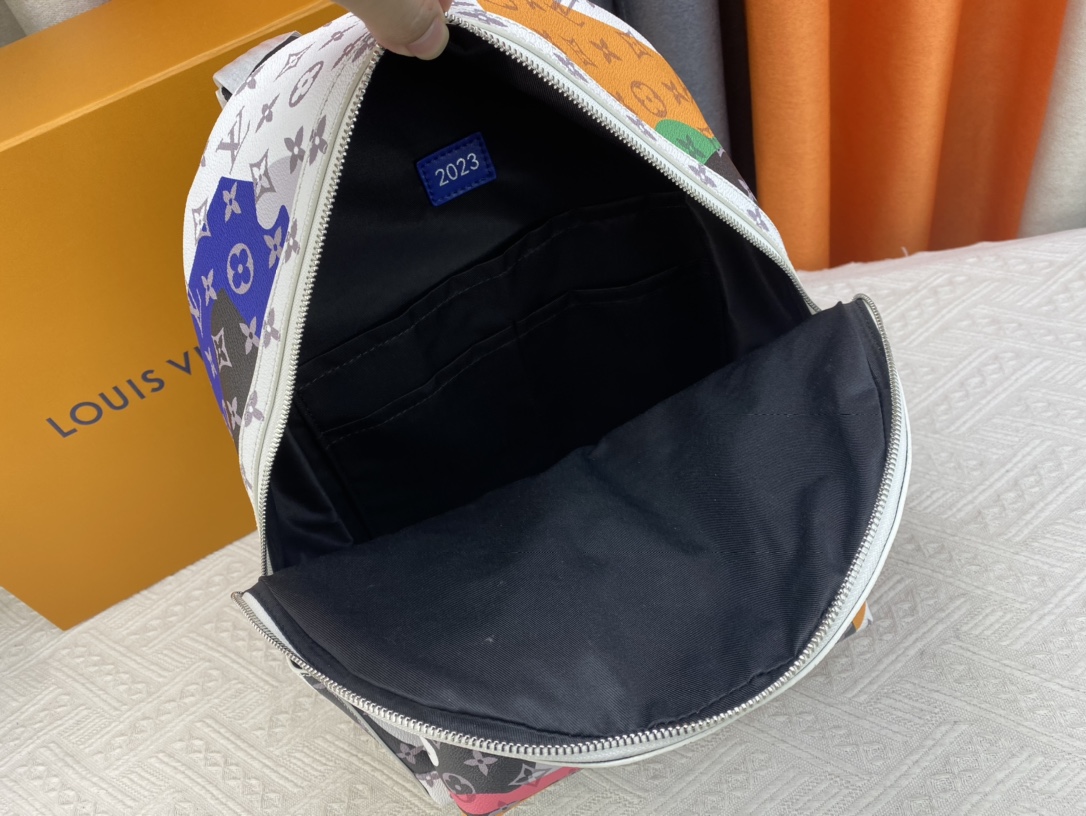 L0vis Vvtt0n Discovery Small Backpack High Quality Replica