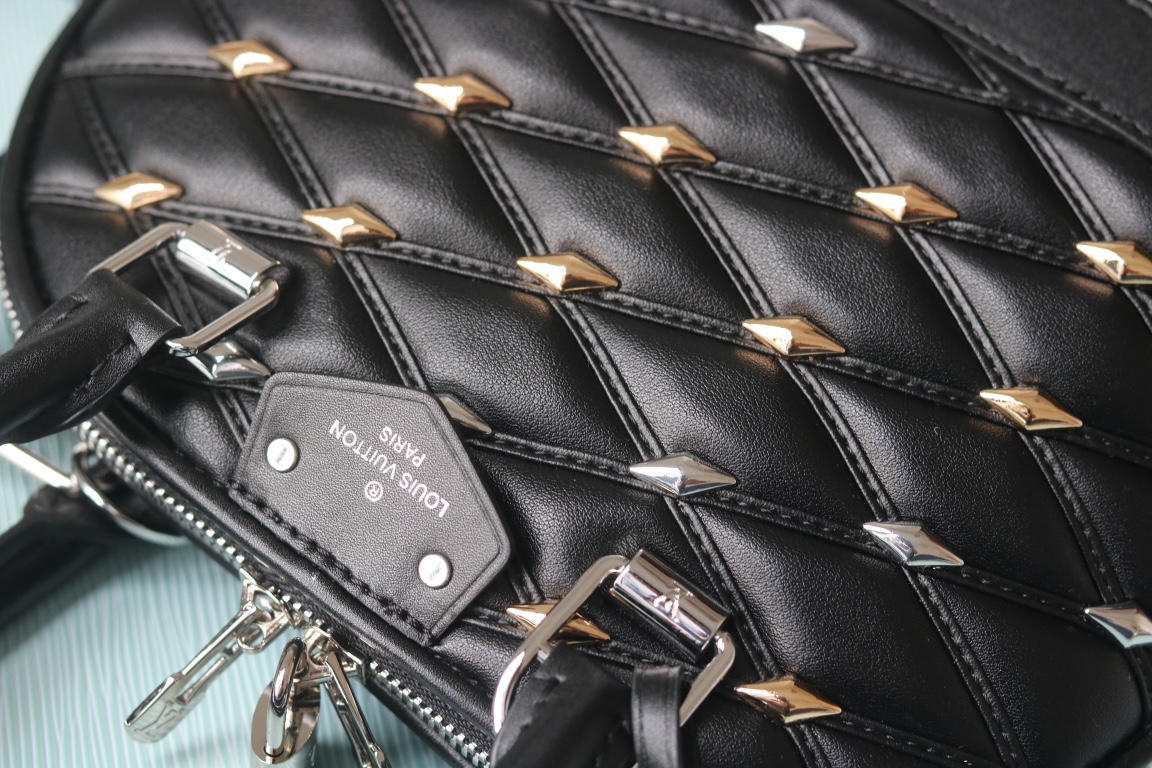 L0vis Vvtt0n D1am0nd lambskin Alma bag top original quality replica