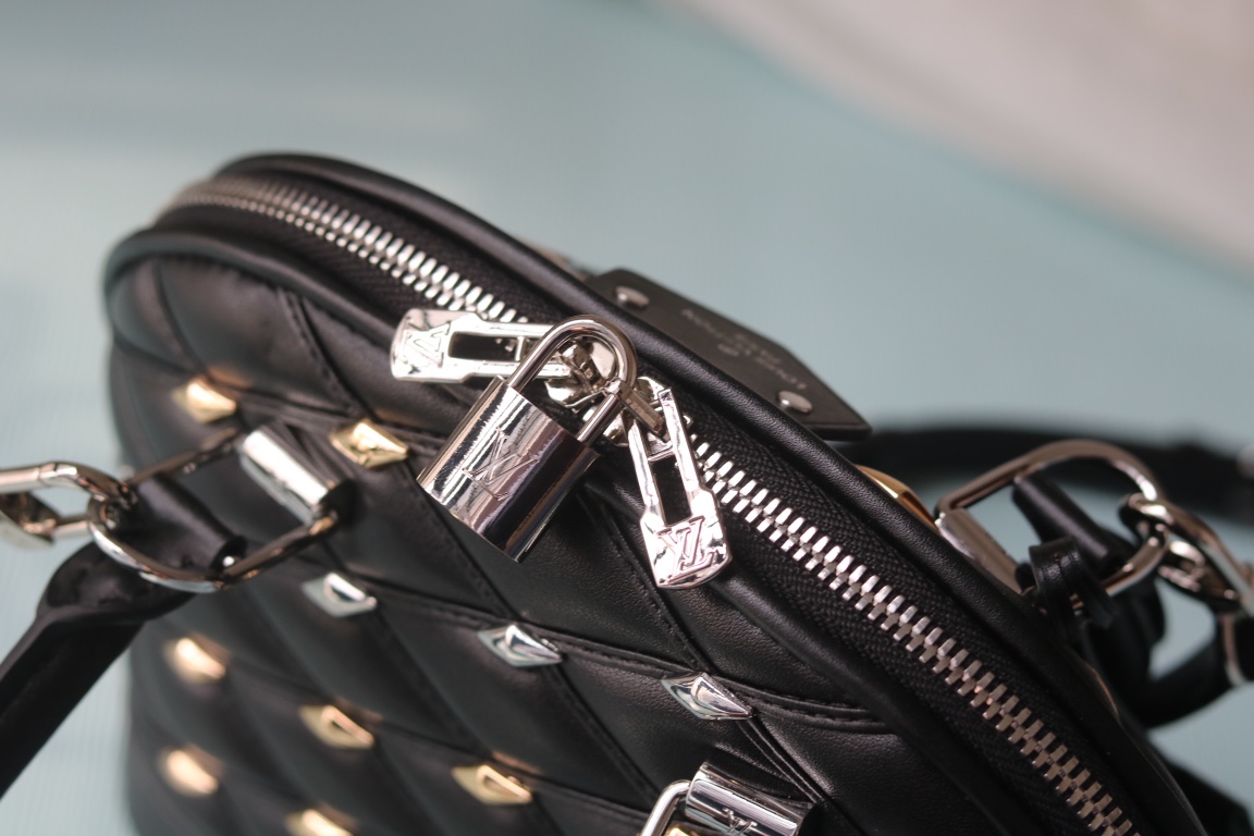 L0vis Vvtt0n D1am0nd lambskin Alma bag top original quality replica