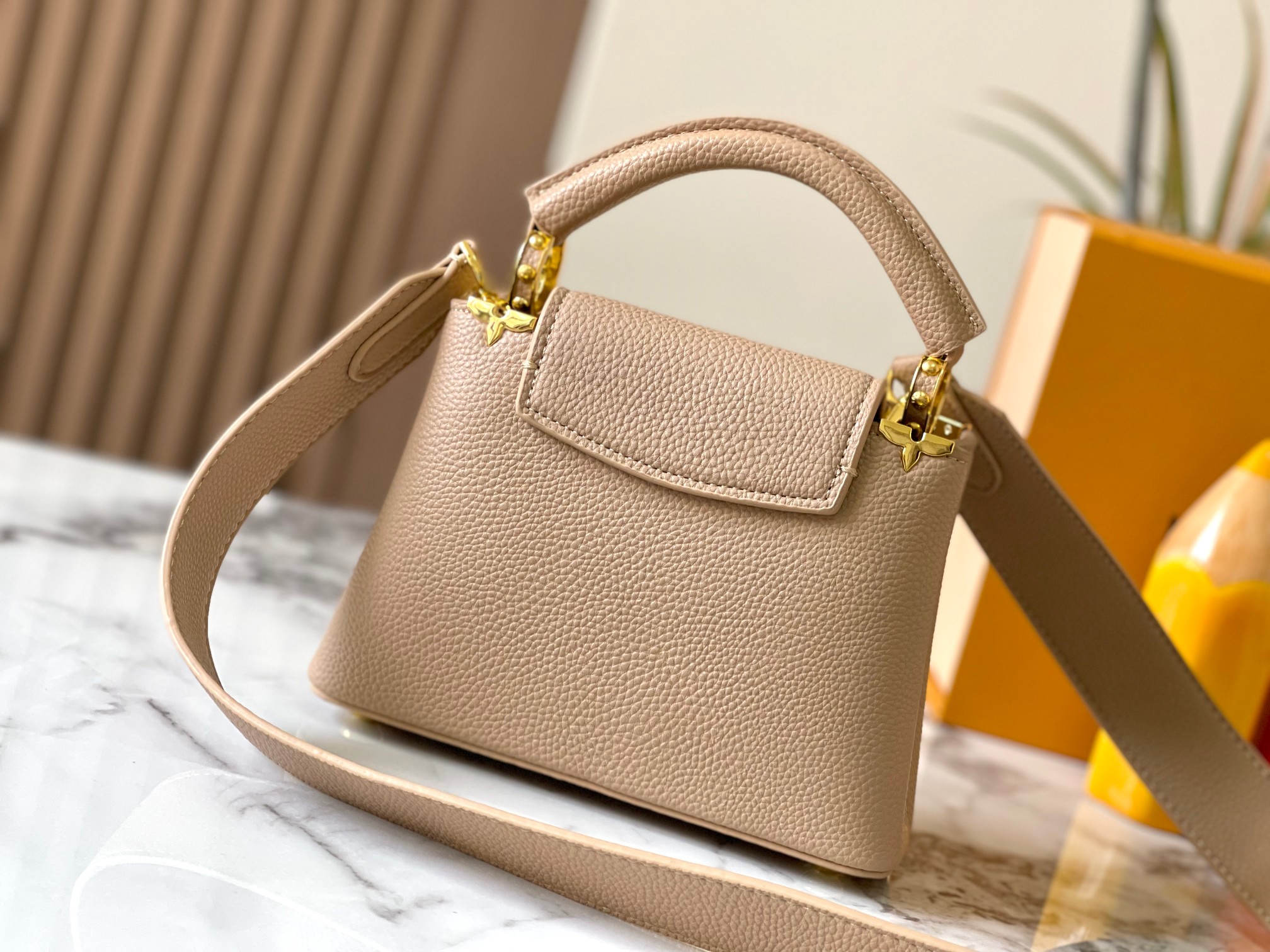 L0vis Vvtt0n Apricot Gold Buckle Corolla Hardware Mini Tote