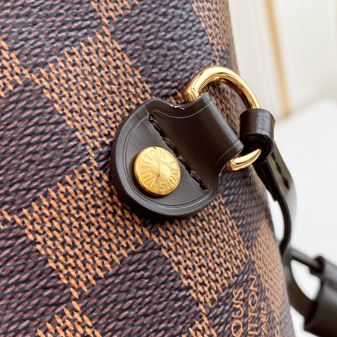 L0vis Vvtt0n Damier Azur