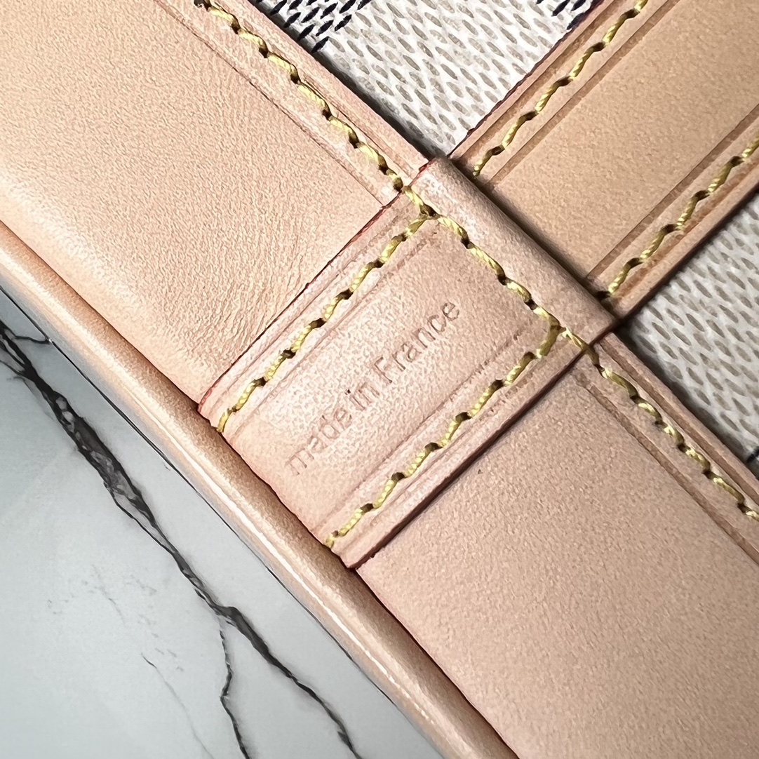 L0vis Vvtt0n Damier Azur