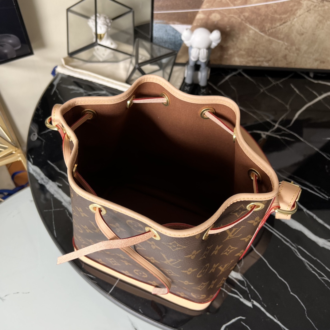 L0vis Vvtt0n Damier Azur