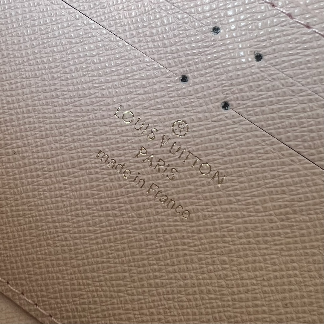 L0vis Vvtt0n Damier Azur