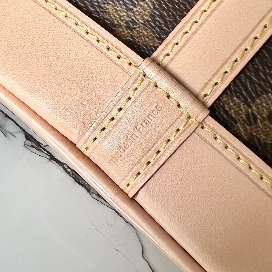 L0vis Vvtt0n Damier Azur