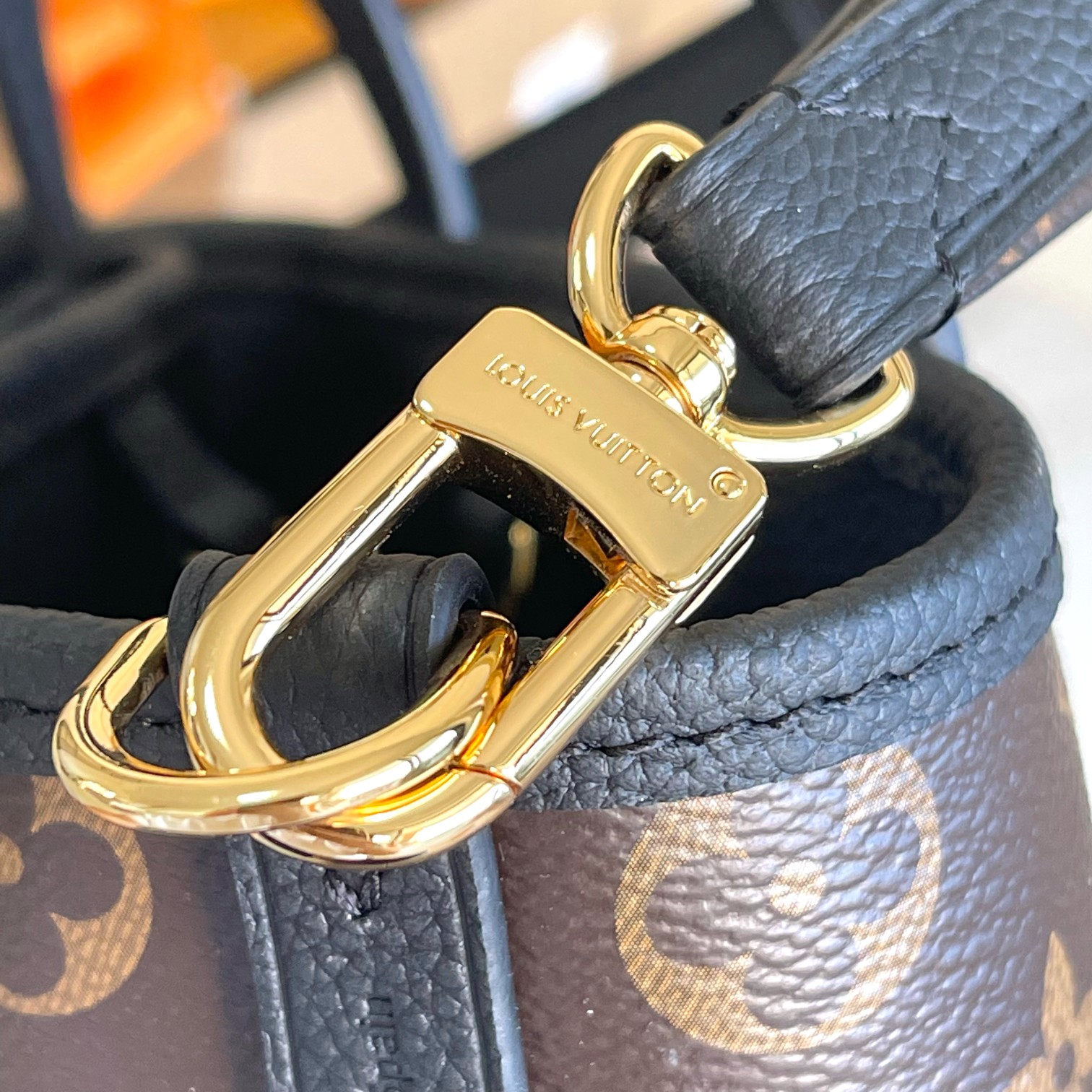 L0vis Vvtt0n Damier Azur Bag