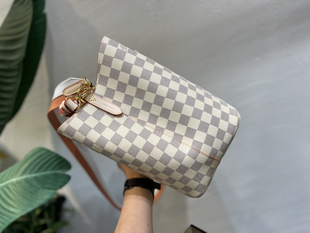 L0vis Vvtt0n Damier Azur