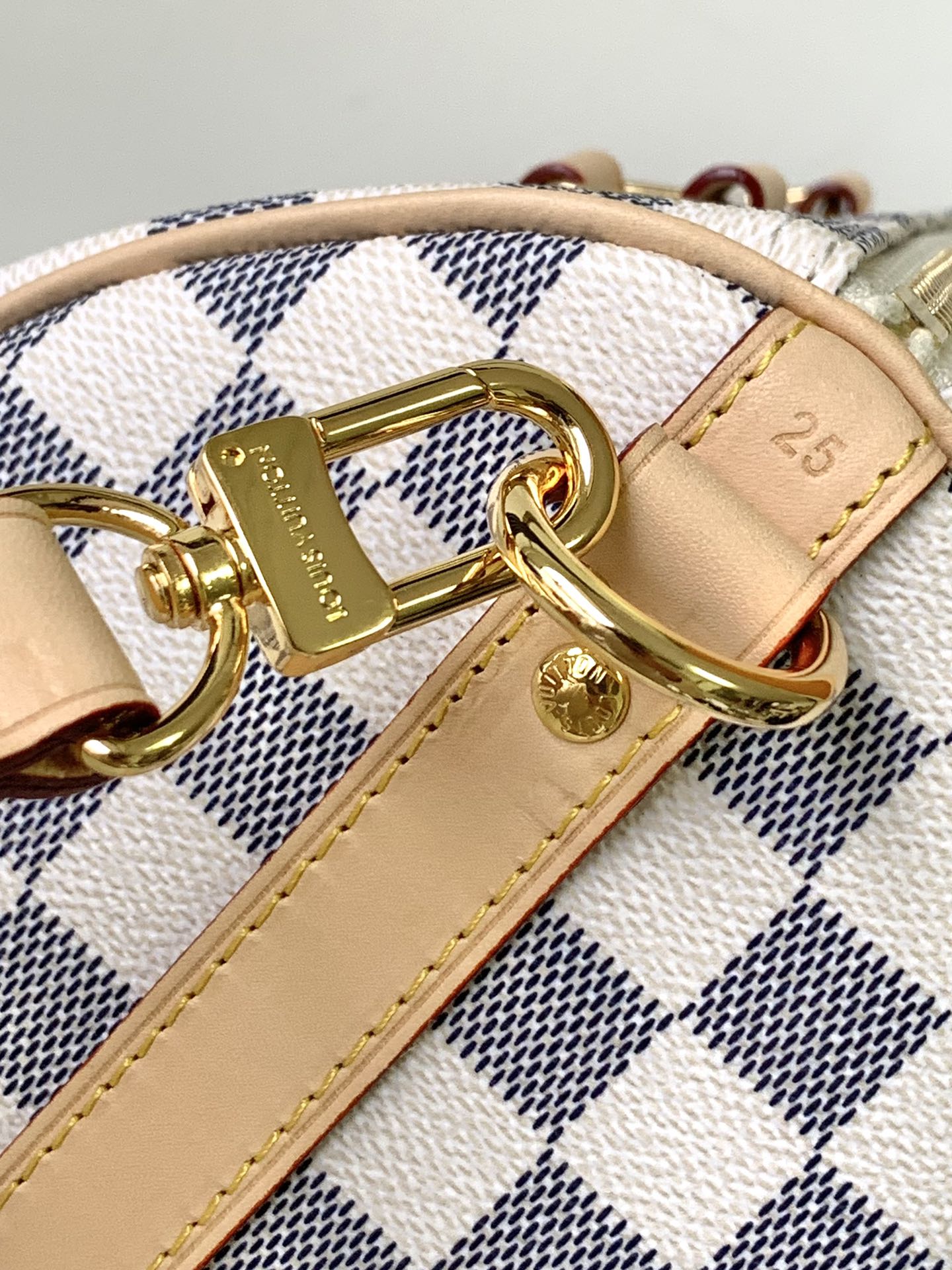 L0vis Vvtt0n Damier Azur