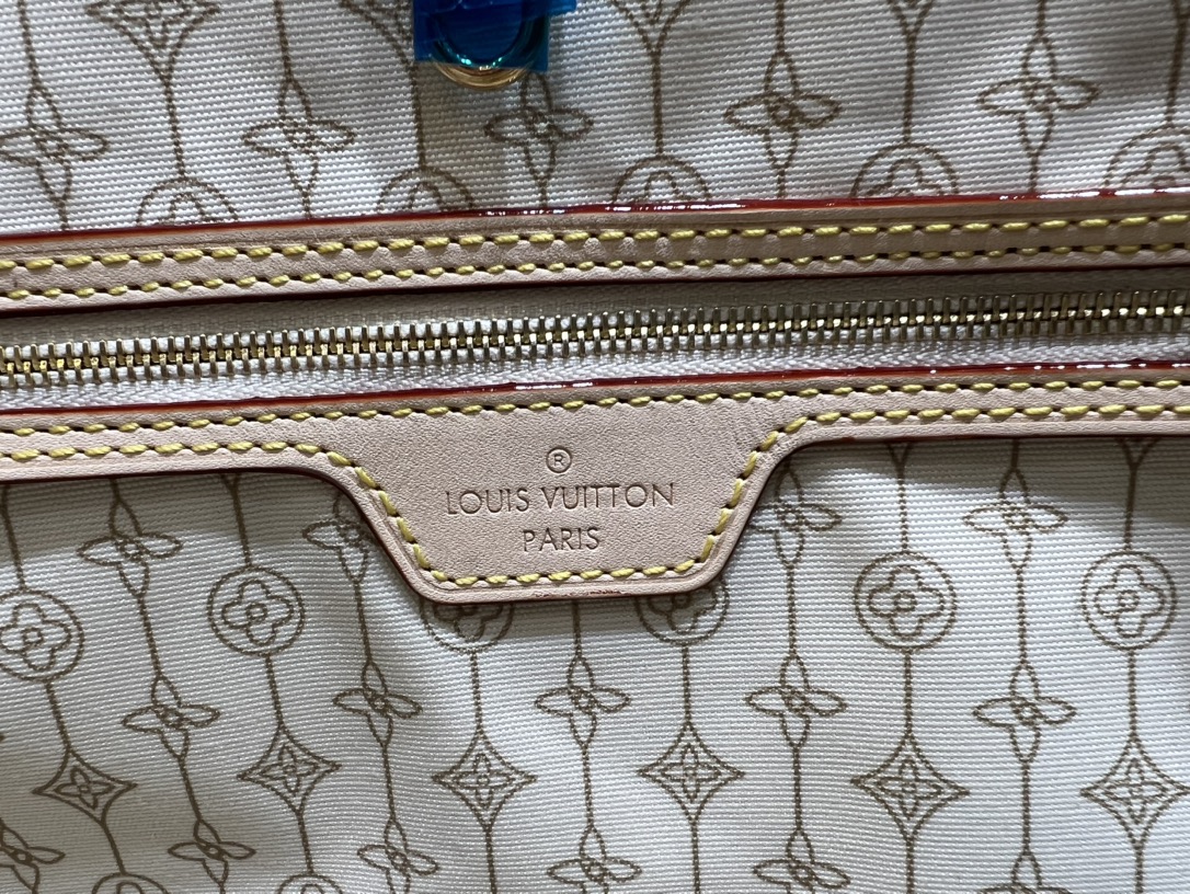 L0vis Vvtt0n Damier Azur