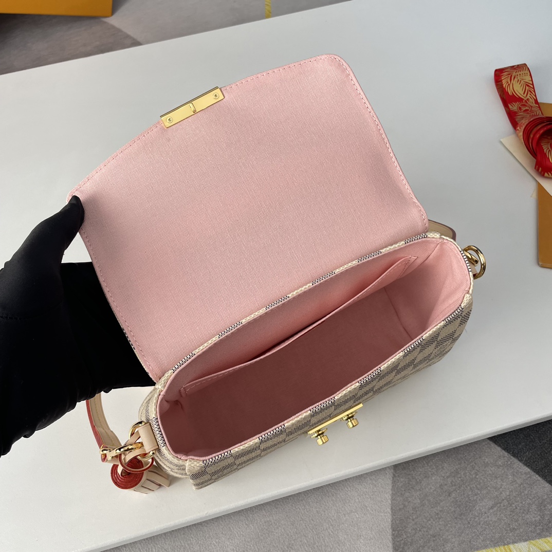 L0vis Vvtt0n Damier Azur