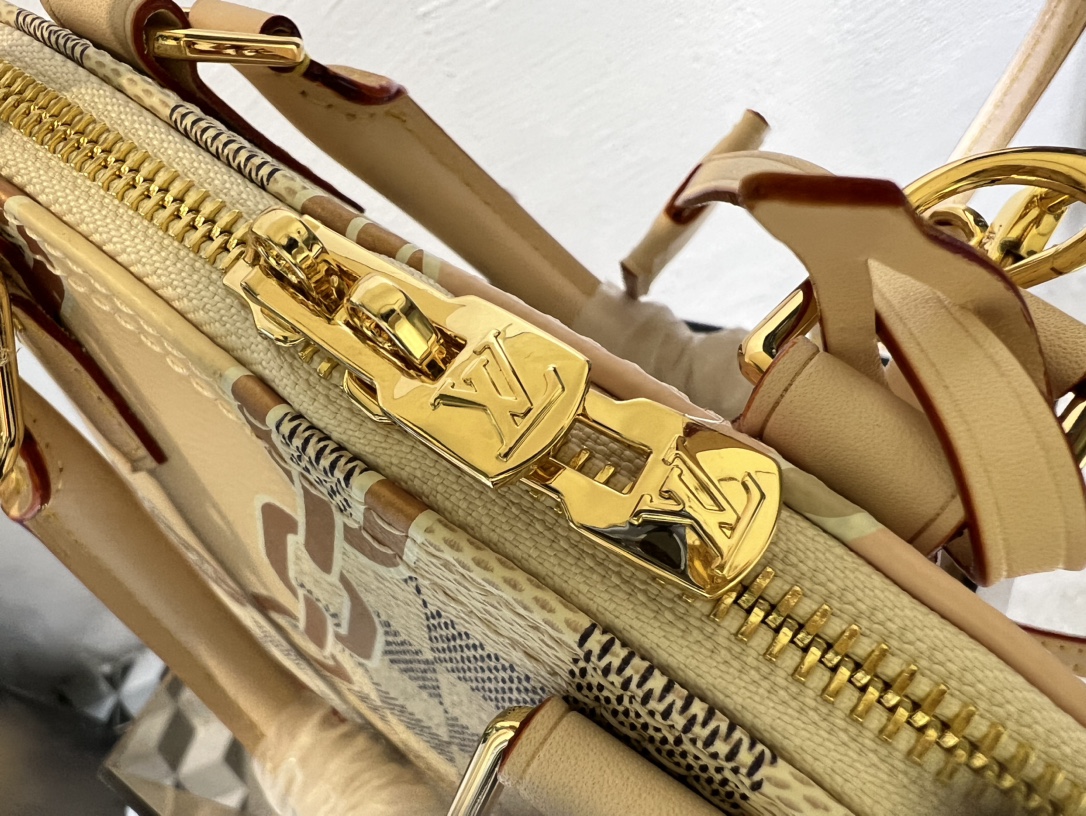 L0vis Vvtt0n Damier Azur